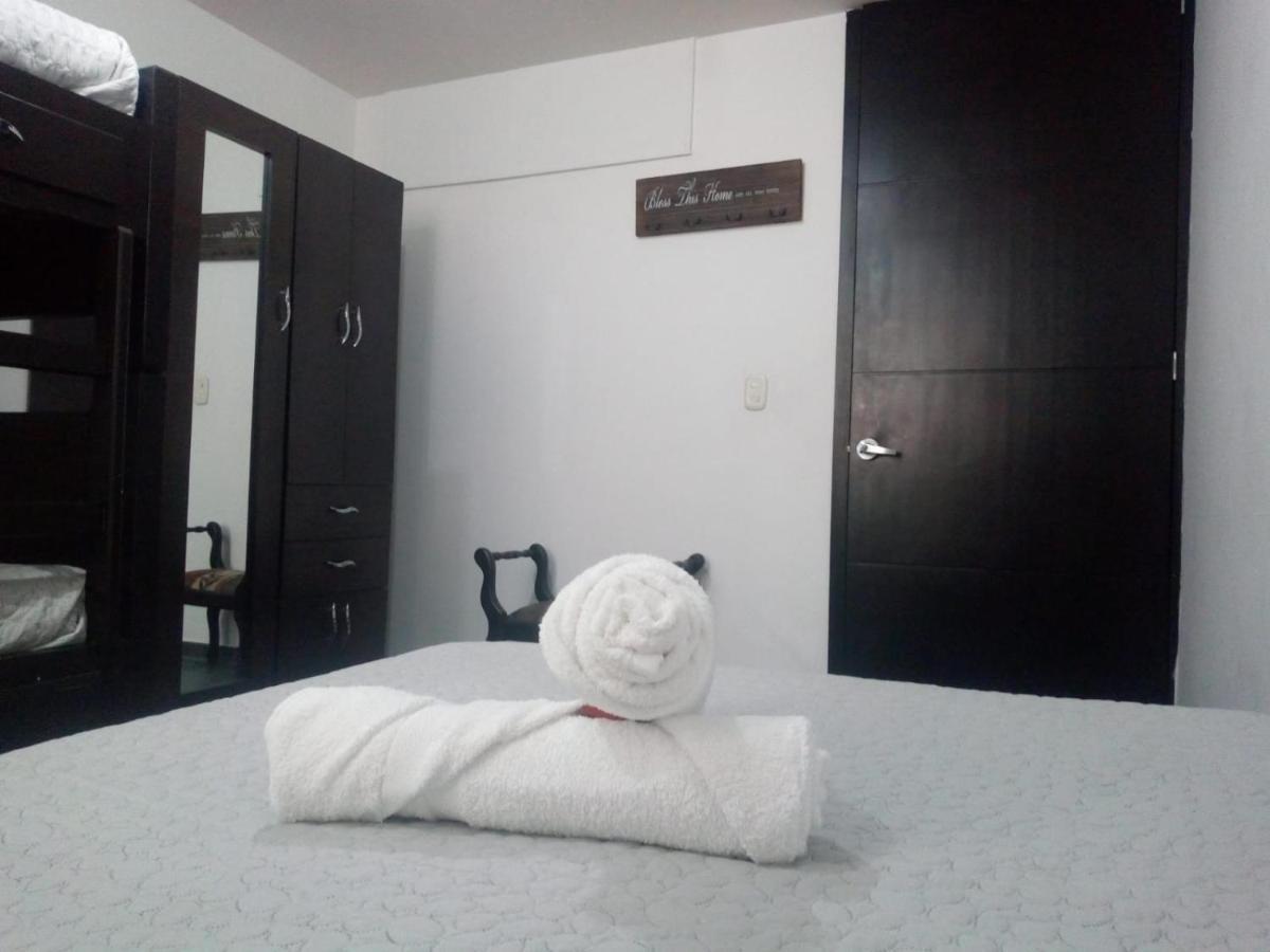 Alojamiento "Como En Casa" Cerca Al Aeropuerto!! Bogotá Dış mekan fotoğraf