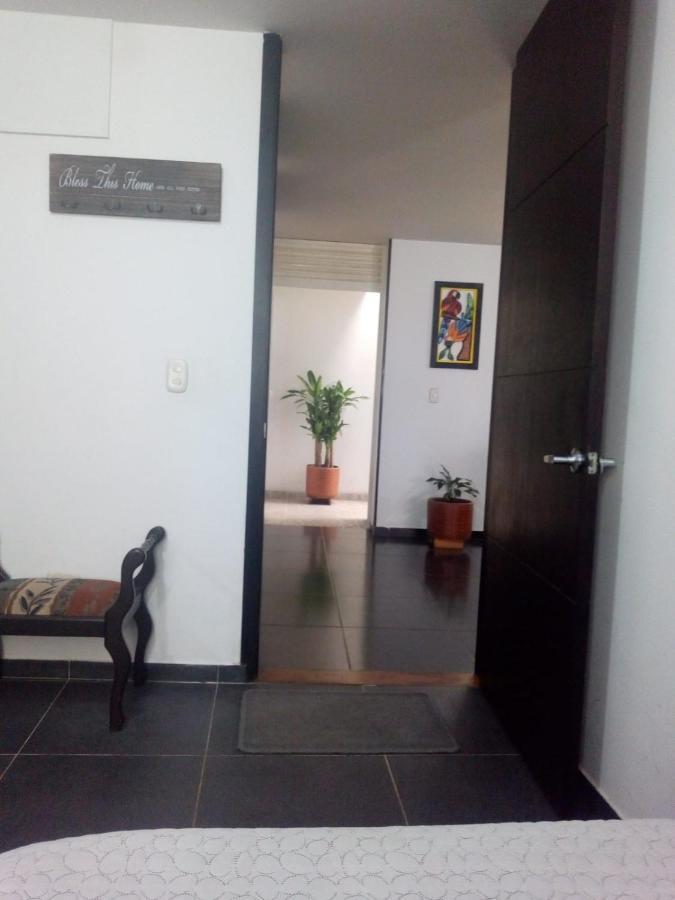 Alojamiento "Como En Casa" Cerca Al Aeropuerto!! Bogotá Dış mekan fotoğraf